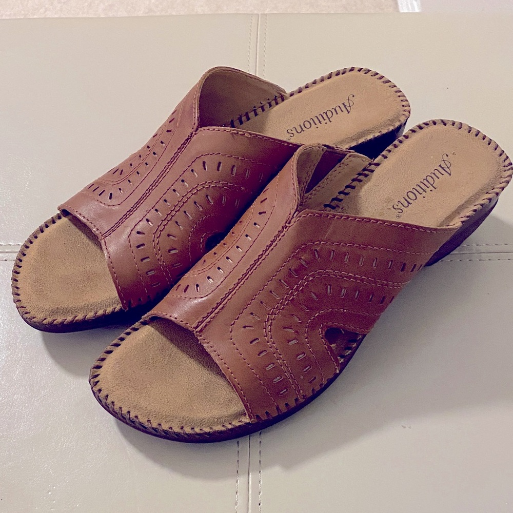 Auditions Women's Tan Genuine Leather Slides7N ECU